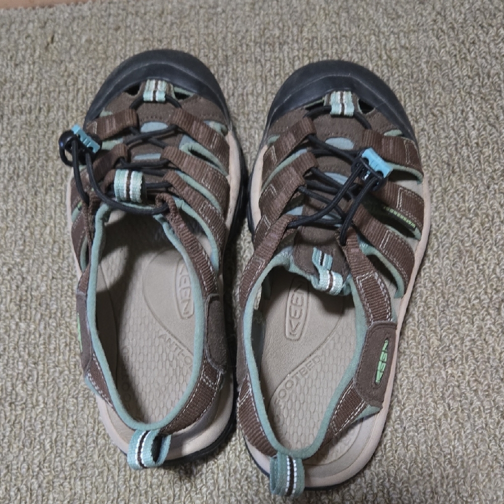 Keen Brown and Black Hiking Sandals